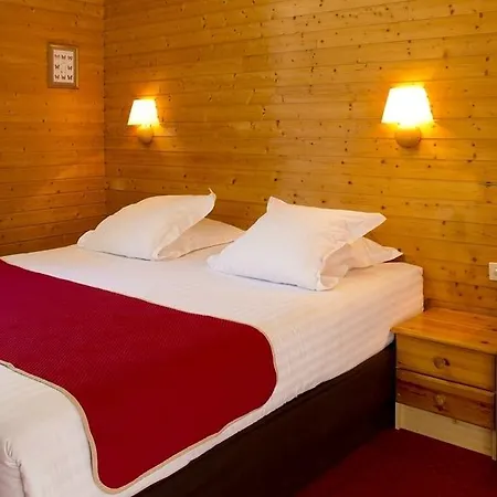 Logis Du Puy Ferrand Hotel 3*